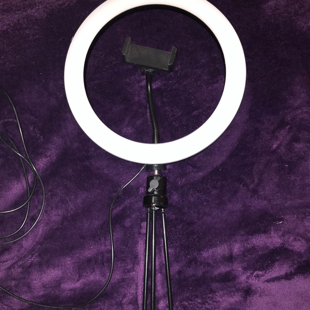 LED TRIPOD RING-LIGHT WITH PHONE HOLDER